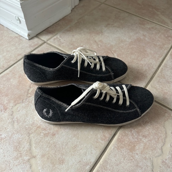 Fred Perry felt grey shoes - Picture 4 of 5